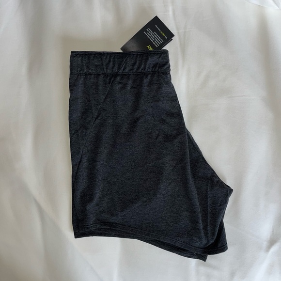Nike dry fit shorts - Picture 3 of 5